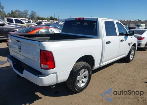 2021 Ram 1500 Classic Tradesman 4X4 5'7 Box z USA, uszkodzony, nr VIN 3C6RR7KT7MG665371